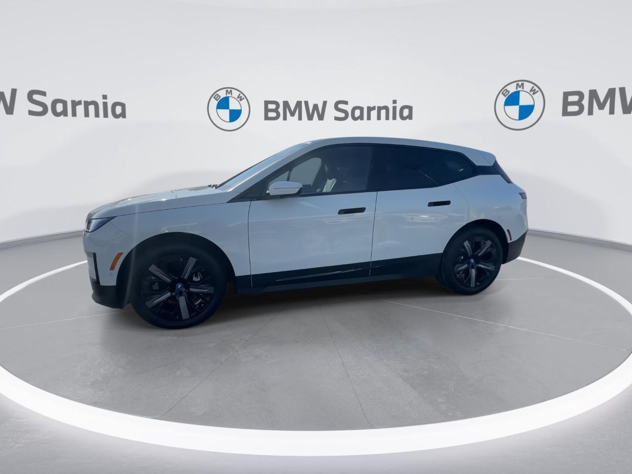 2025 BMW iX xDrive40 Photo