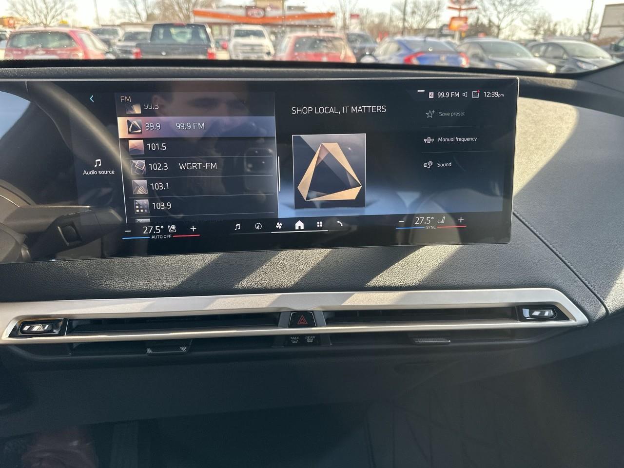 2025 BMW iX xDrive40 Photo