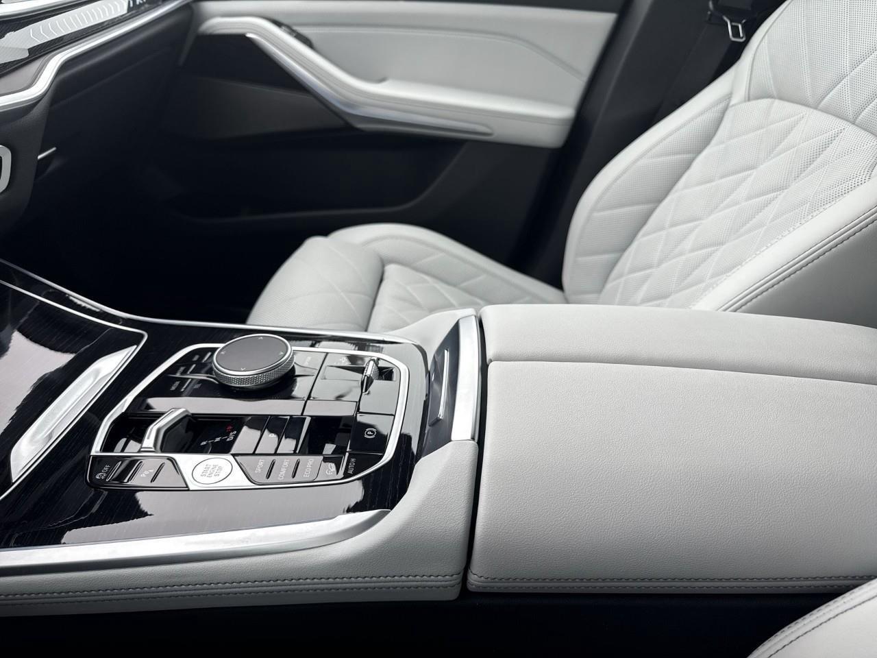 2024 BMW X7 xDrive40i Photo