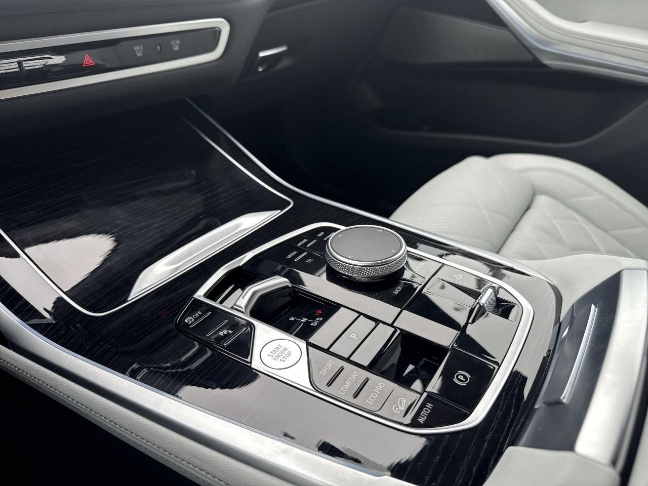 2024 BMW X7 xDrive40i Photo