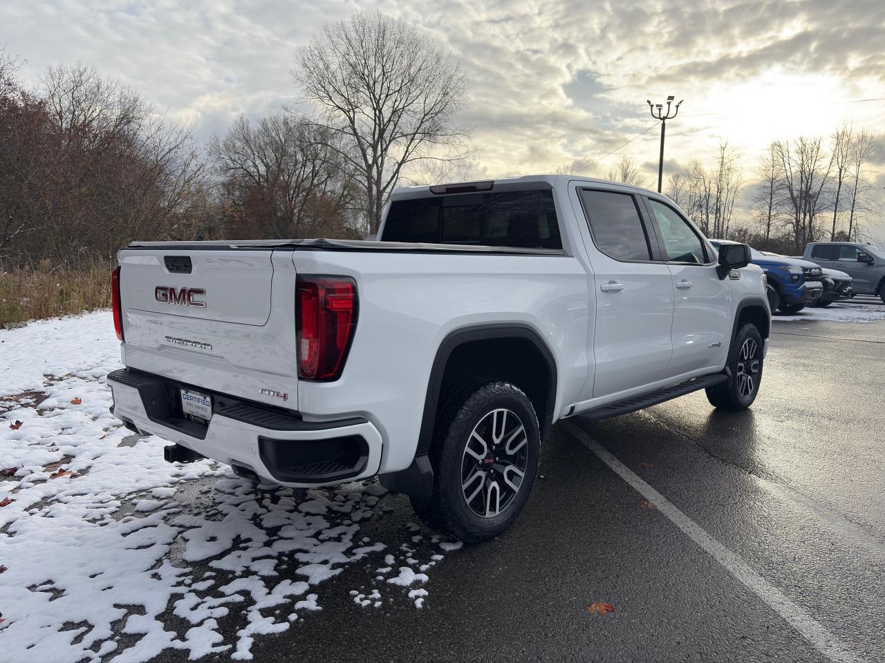2022 GMC Sierra 1500 Limited AT4 LTD Crew + Premium Pkg + 20'S + Sunroof + 1 Ow Photo