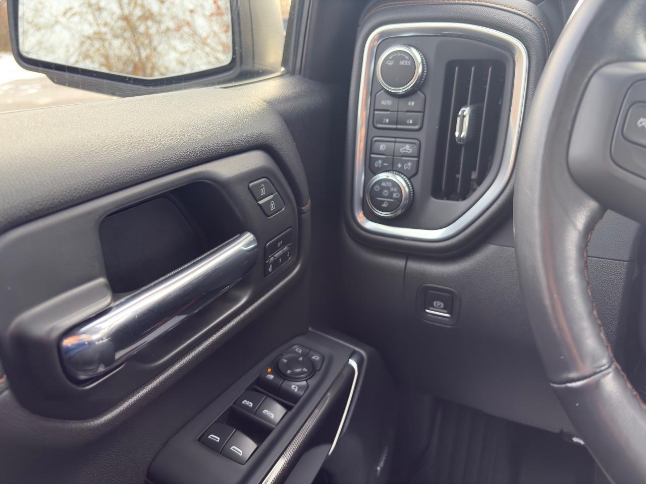 2022 GMC Sierra 1500 Limited AT4 LTD Crew + Premium Pkg + 20'S + Sunroof + 1 Ow Photo
