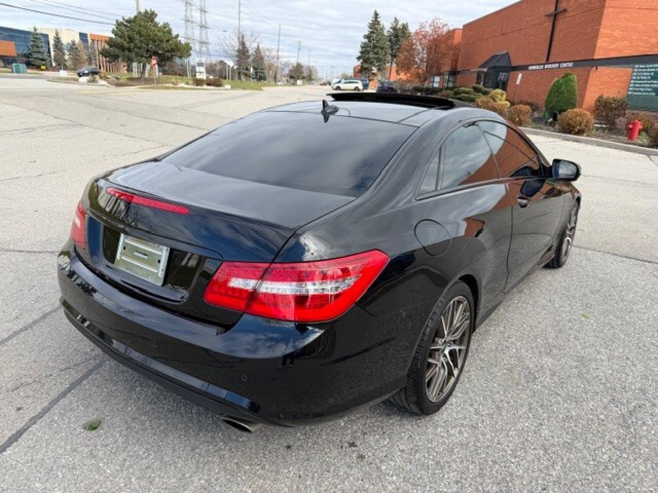 2010 Mercedes-Benz E-Class E350 RWD Panoramic Leather Harmon Kardon Photo