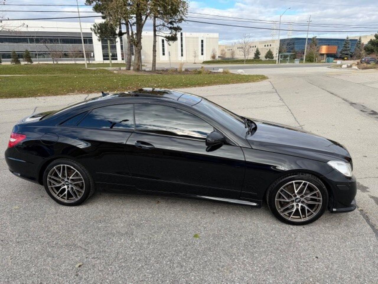 2010 Mercedes-Benz E-Class E350 RWD Panoramic Leather Harmon Kardon Photo