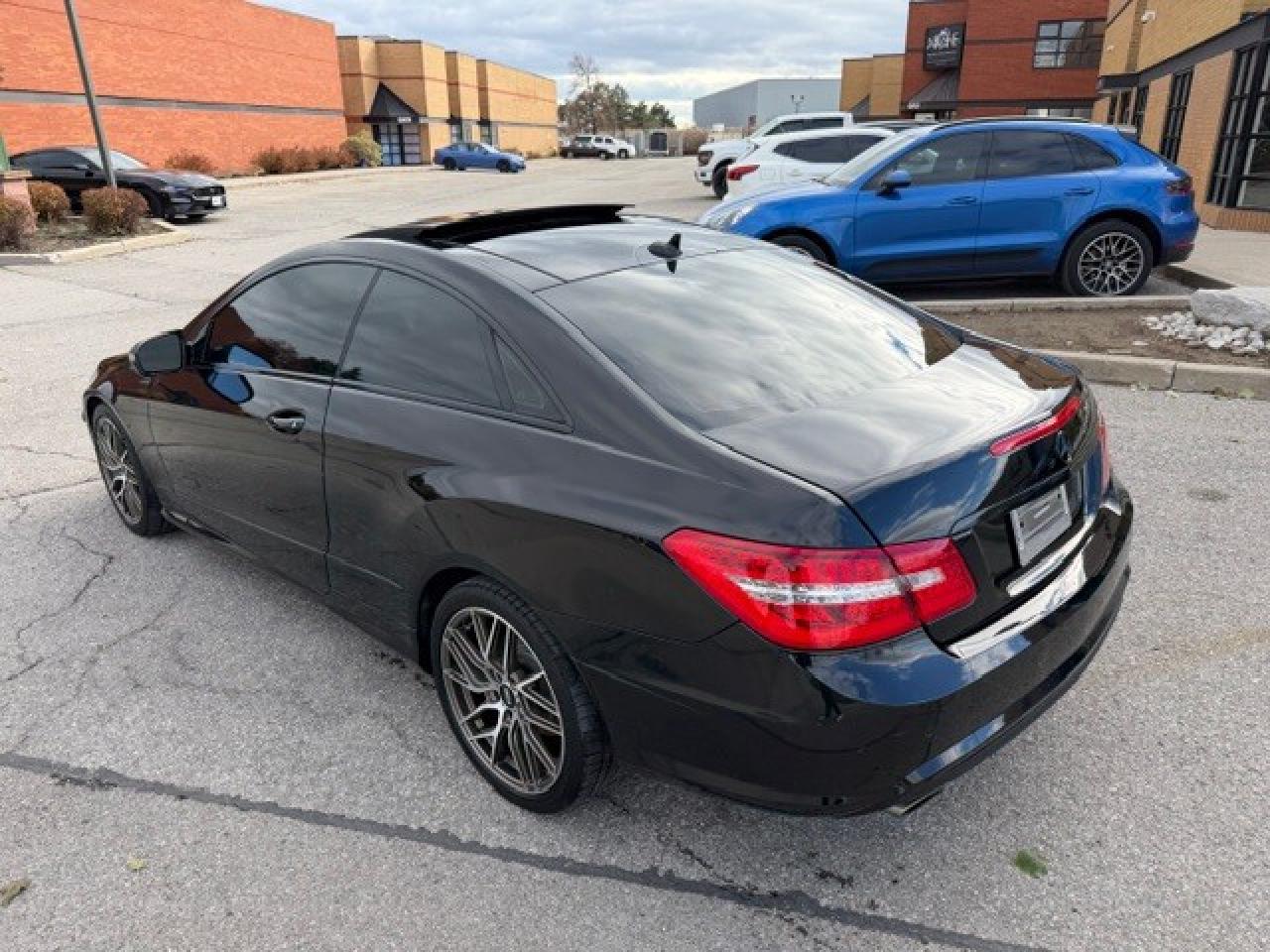 2010 Mercedes-Benz E-Class E350 RWD Panoramic Leather Harmon Kardon Photo