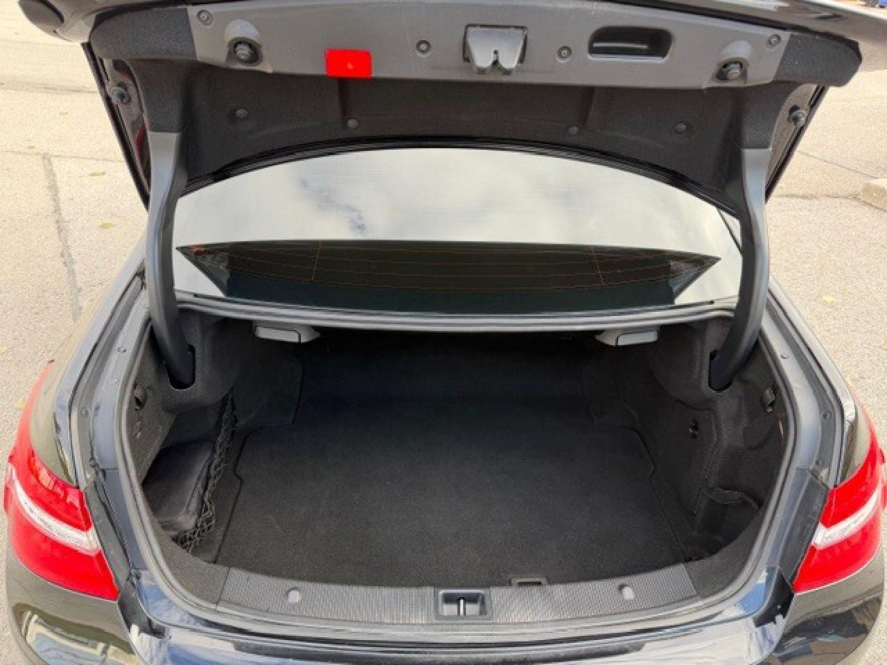 2010 Mercedes-Benz E-Class E350 RWD Panoramic Leather Harmon Kardon Photo