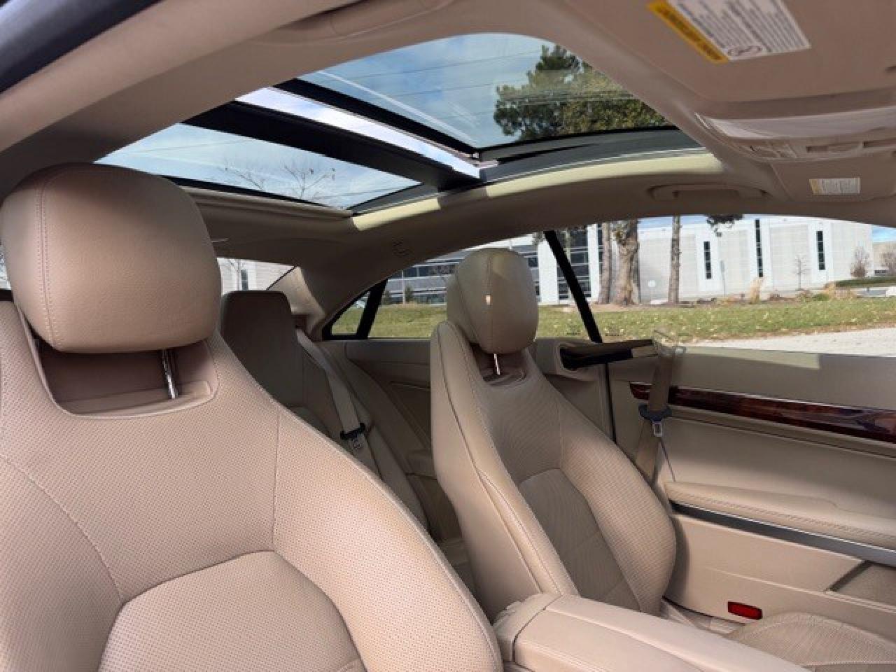 2010 Mercedes-Benz E-Class E350 RWD Panoramic Leather Harmon Kardon Photo