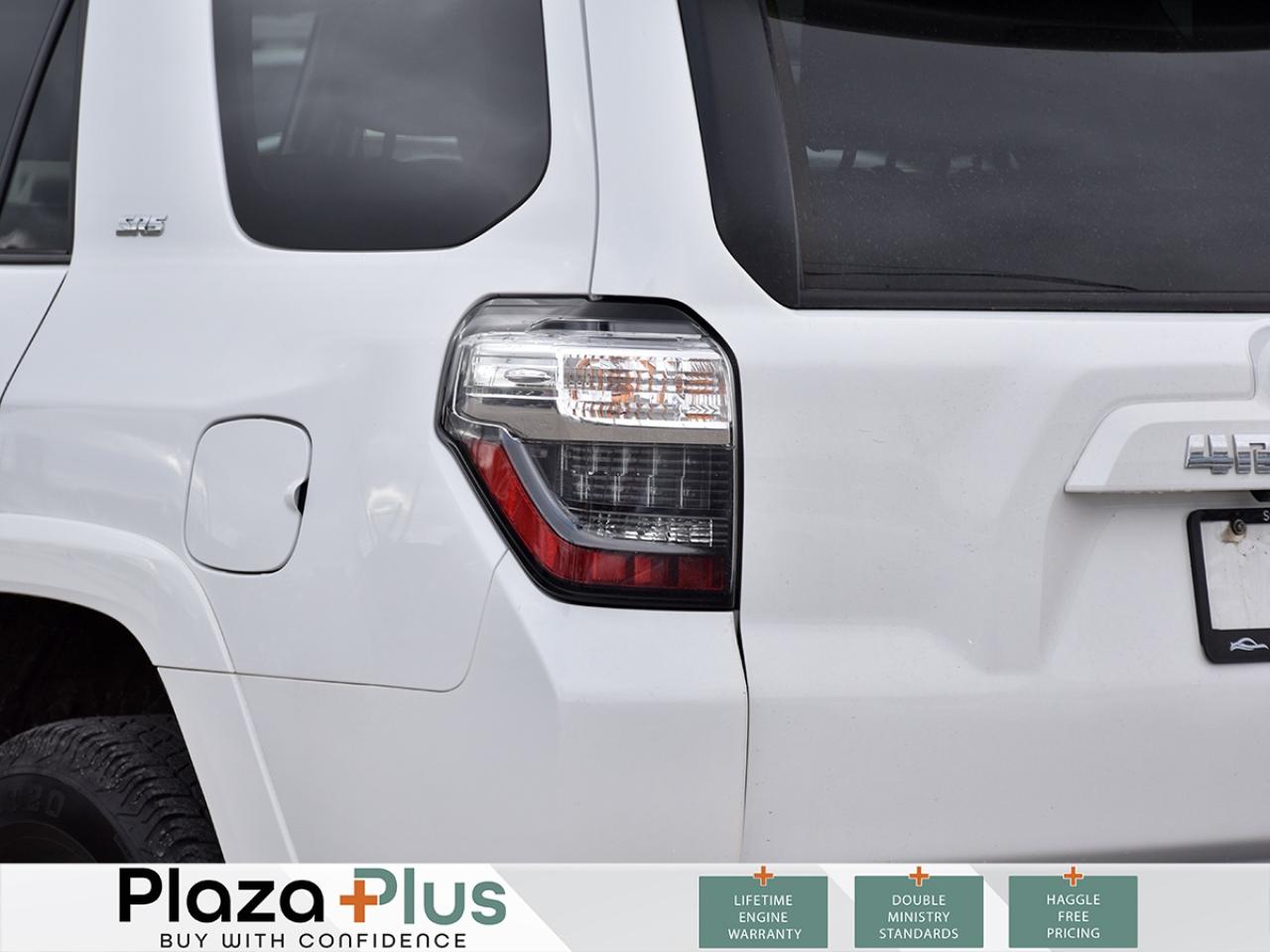 2024 Toyota 4Runner BASE   SR5 PREMIUM   SUNROOF   SOFTEX LEATHERETTE Photo