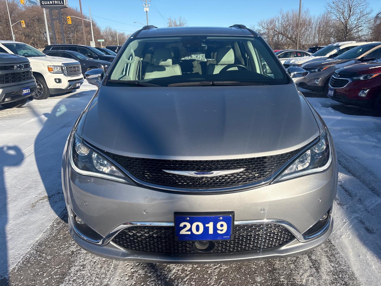 2019 Chrysler Pacifica Limited + Navi + Advanced SafetyTec Group + Low Km Photo