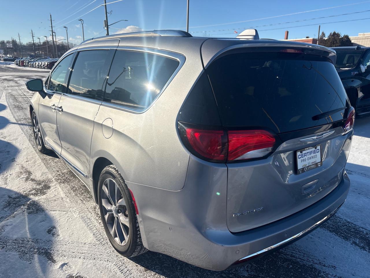 2019 Chrysler Pacifica Limited + Navi + Advanced SafetyTec Group + Low Km Photo