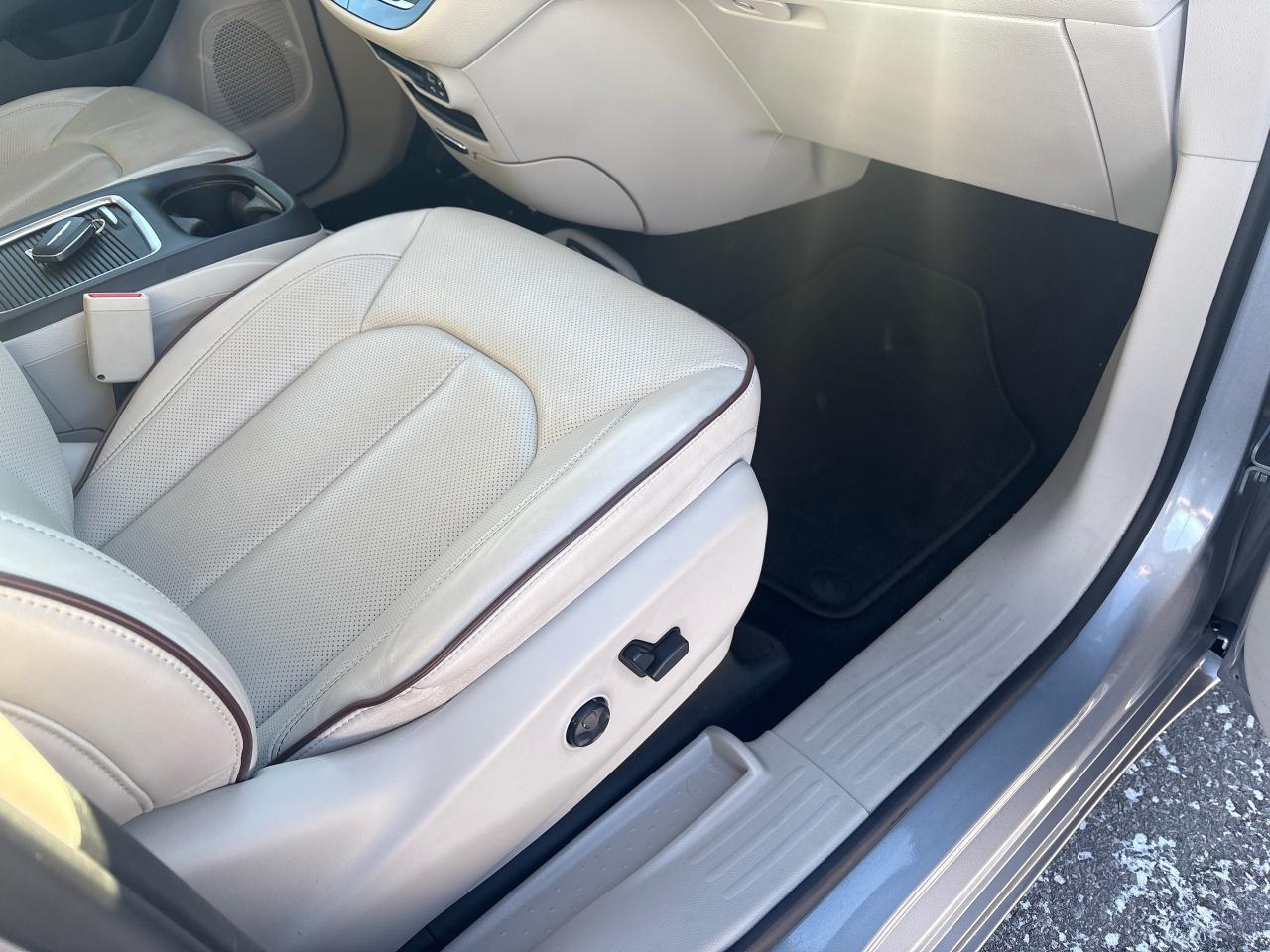 2019 Chrysler Pacifica Limited + Navi + Advanced SafetyTec Group + Low Km Photo