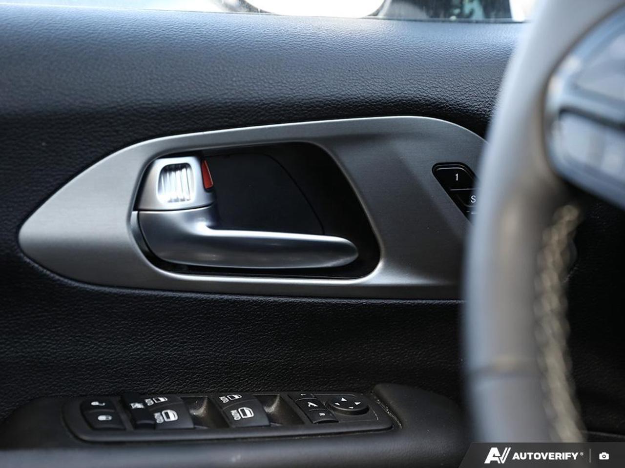 2024 Chrysler Pacifica Hybrid Theatre and Sound 20 Speakers   Dual Pane Roof Photo