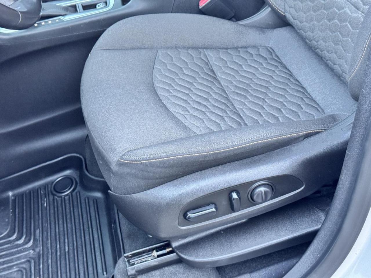 2018 Chevrolet Equinox LT/ DIESEL/MUST SEE/NEW TIRES AND BRAKES/CERTIFIED Photo