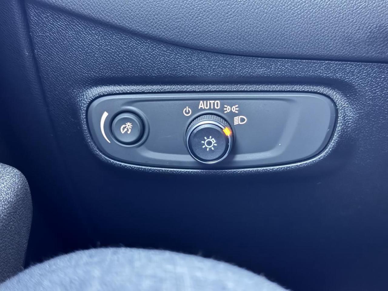 2018 Chevrolet Equinox LT/ DIESEL/MUST SEE/NEW TIRES AND BRAKES/CERTIFIED Photo