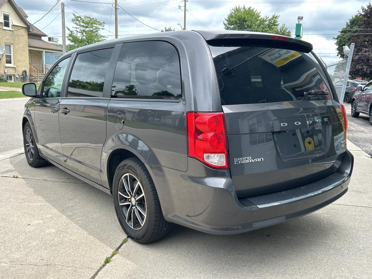 2018 Dodge Grand Caravan GT  ** LEATHER ** Photo3