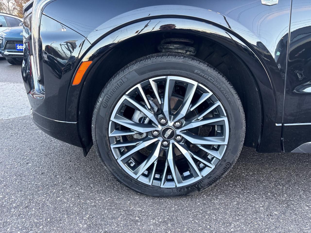 2024 Cadillac XT4 Sport AWD + Sunroof + 20 Alloys + Winters + 1 Owne Photo4