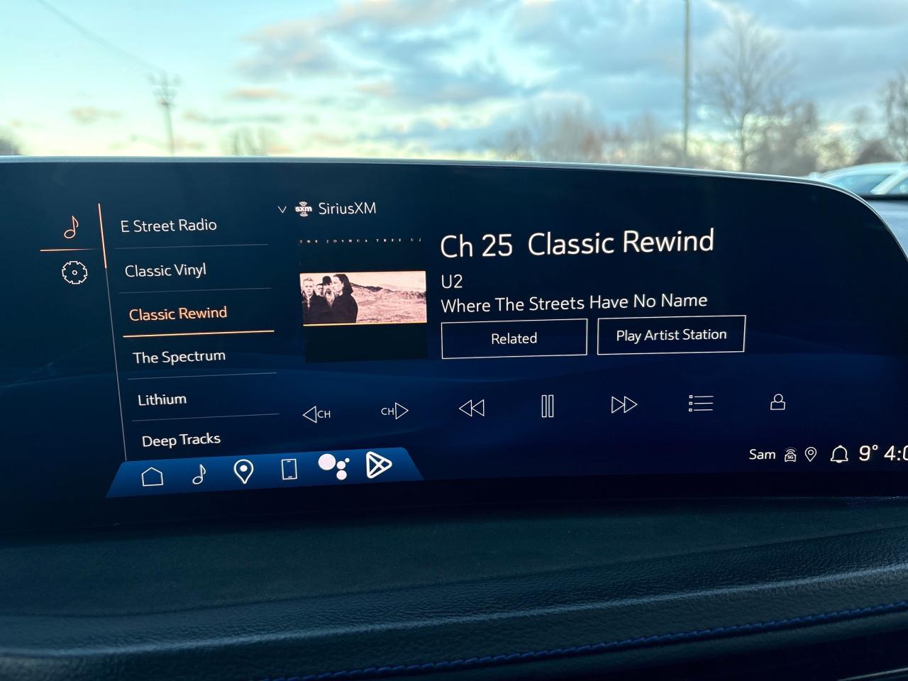 2024 Cadillac XT4 Sport AWD + Sunroof + 20 Alloys + Winters + 1 Owne Photo