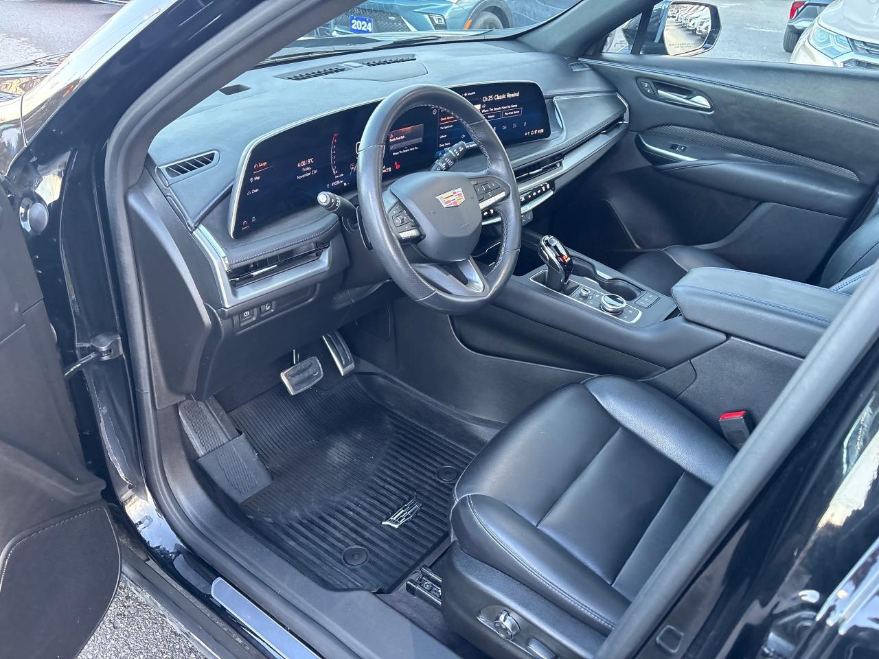 2024 Cadillac XT4 Sport AWD + Sunroof + 20 Alloys + Winters + 1 Owne Photo