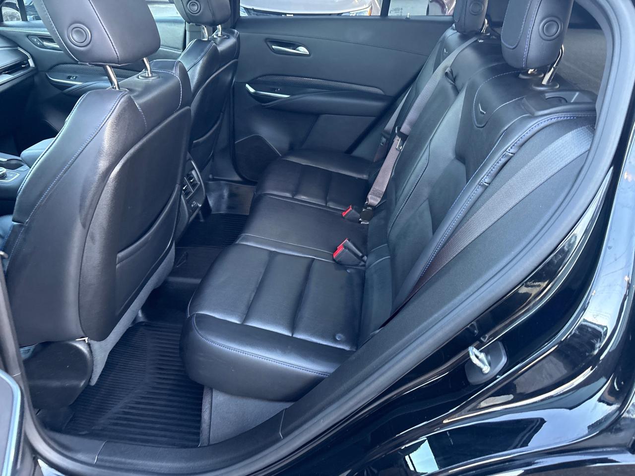 2024 Cadillac XT4 Sport AWD + Sunroof + 20 Alloys + Winters + 1 Owne Photo