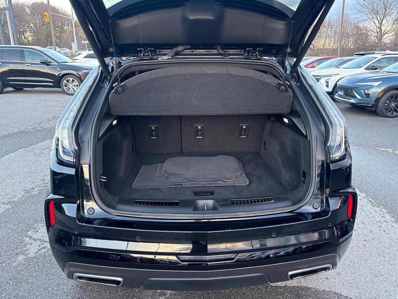 2024 Cadillac XT4 Sport AWD + Sunroof + 20 Alloys + Winters + 1 Owne Photo