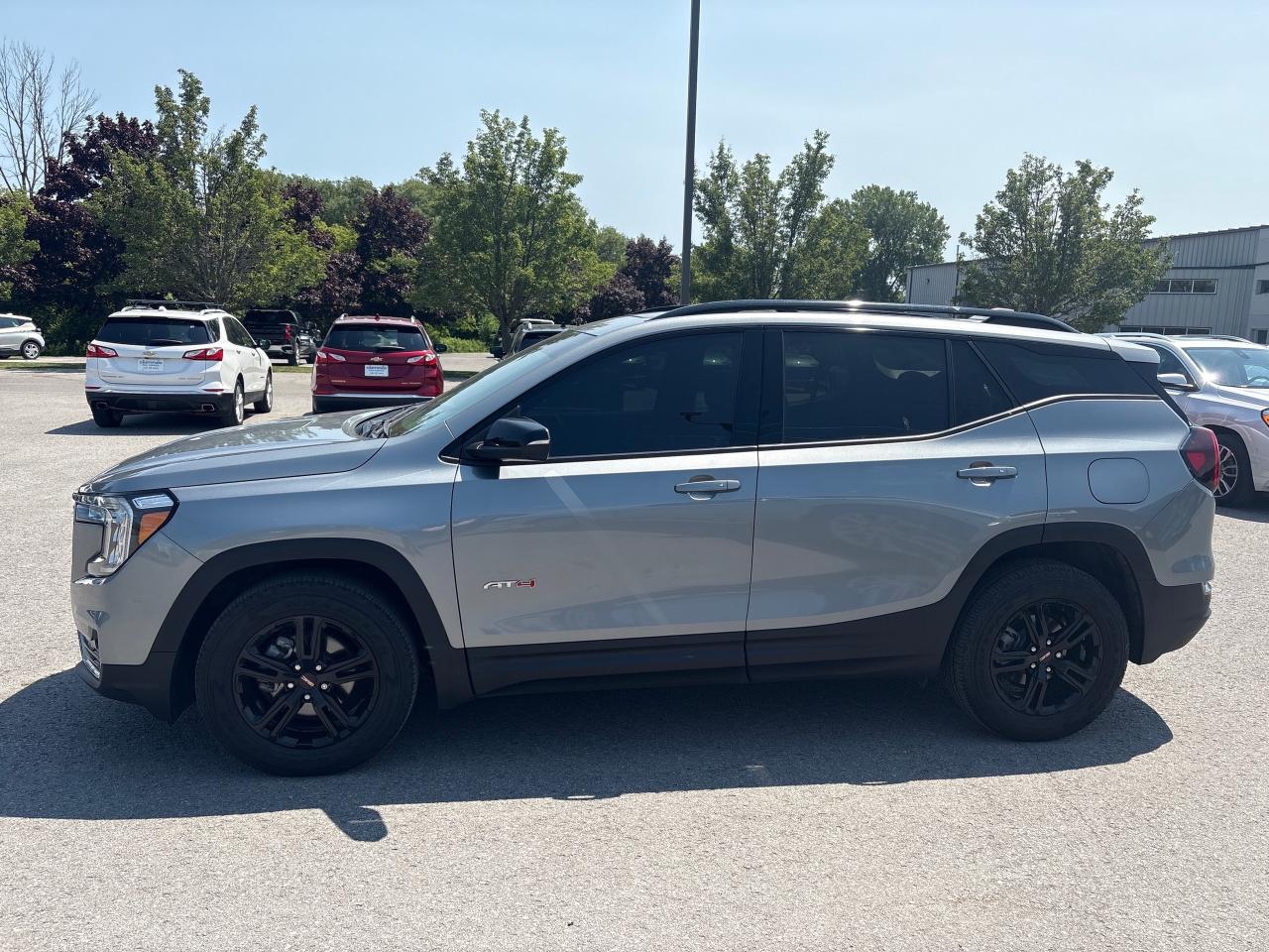 2024 GMC Terrain AT4 AWD + Sunroof + Navi + Safety Plus Pkg**CLEARA Photo3