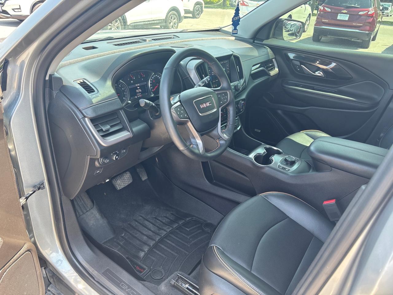 2024 GMC Terrain AT4 AWD + Sunroof + Navi + Safety Plus Pkg**CLEARA Photo