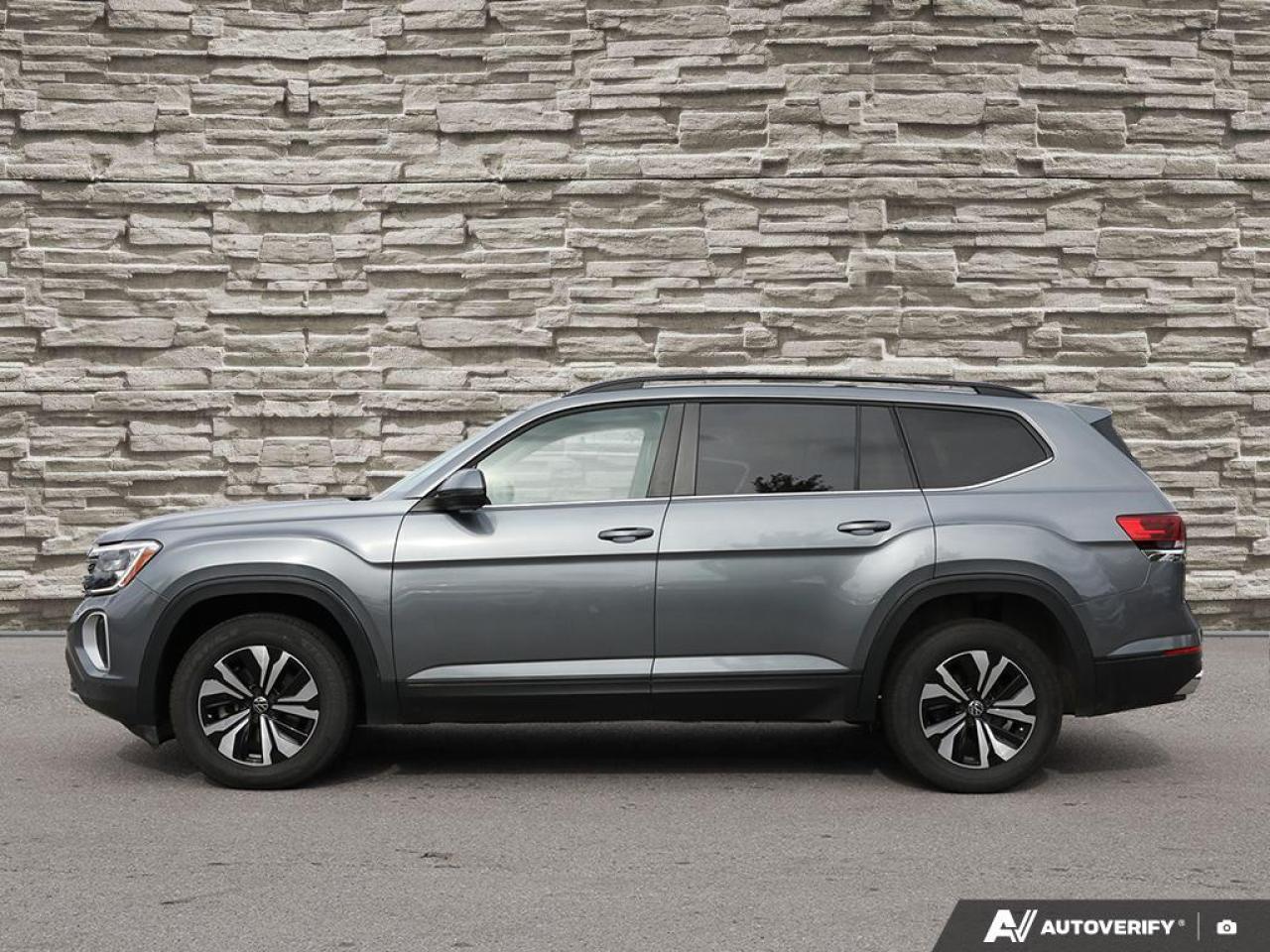 2024 Volkswagen Atlas Leather Vented Seats   Accident Free Photo2