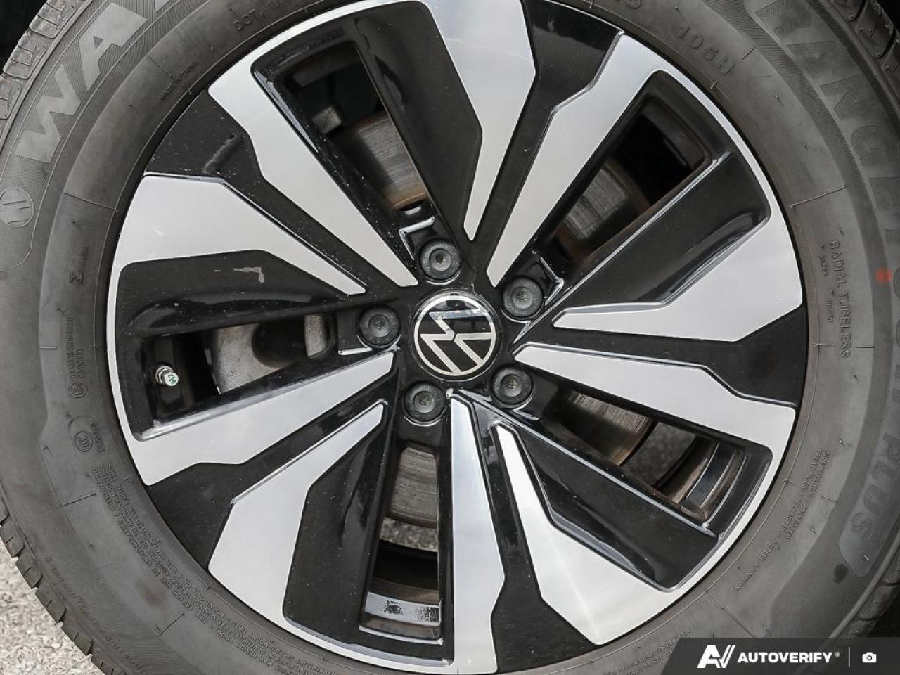 2024 Volkswagen Atlas Leather Vented Seats   Accident Free Photo