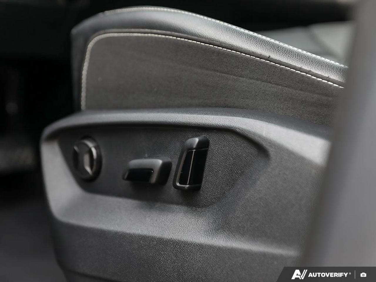 2024 Volkswagen Atlas Leather Vented Seats   Accident Free Photo