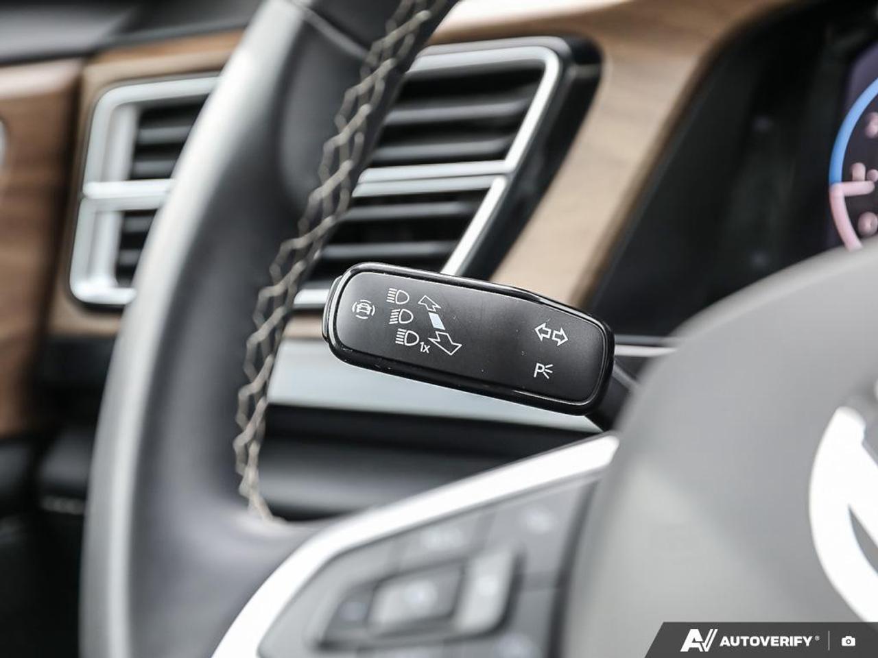 2024 Volkswagen Atlas Leather Vented Seats   Accident Free Photo