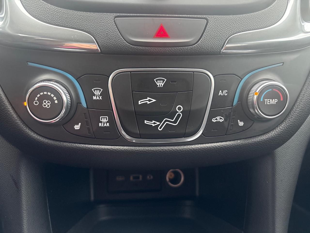 2019 Chevrolet Equinox LT FWD + Heated Seats + New Tires *CLEARANCE* Photo
