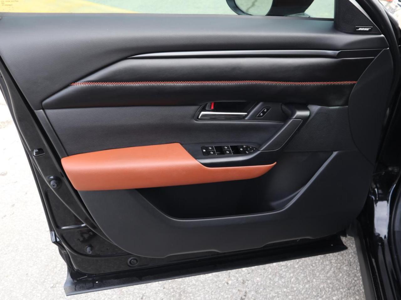 2024 Mazda CX-50 GT TURBO/ EXTENDED WARRANTY/ 3.95% RATE/ MUST SEE Photo