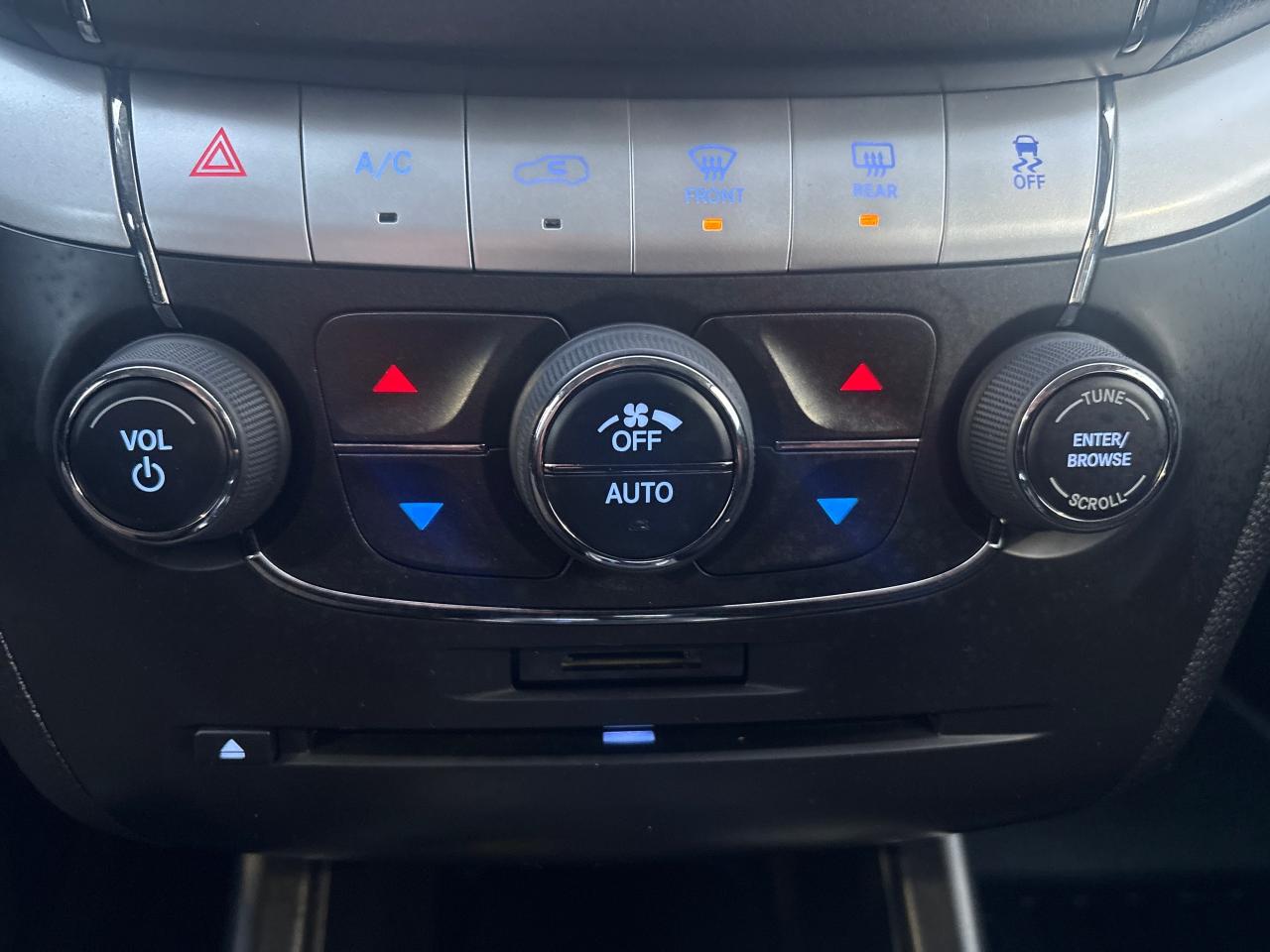 2016 Dodge Journey SXT + 3.6L V6 + Heated Seats Photo