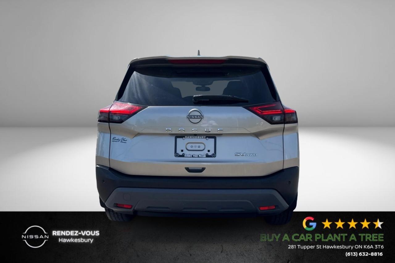 2023 Nissan Rogue SV MOONROOF Photo3