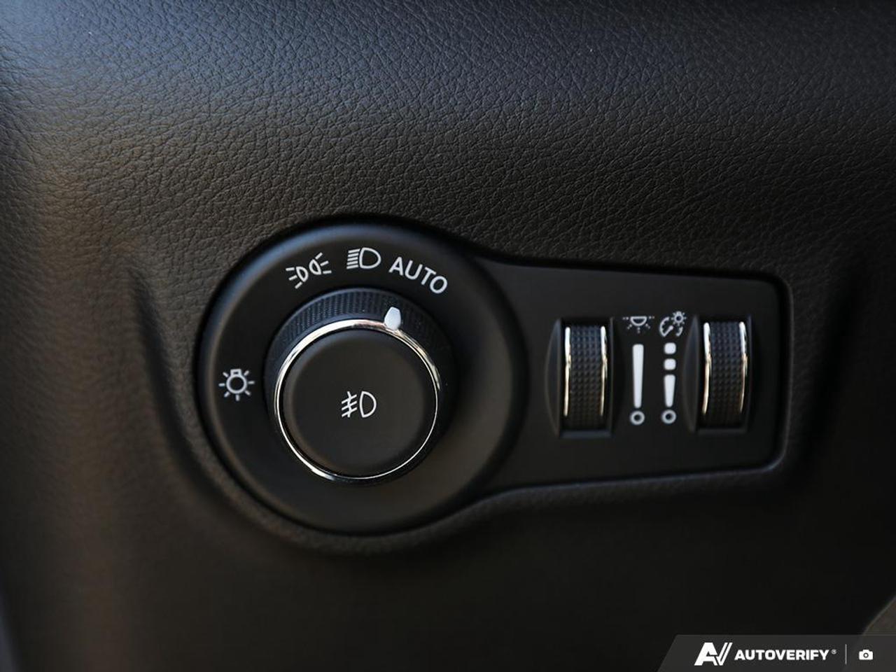 2022 Jeep Compass North  Edition   Accident Free   Low Payments Photo