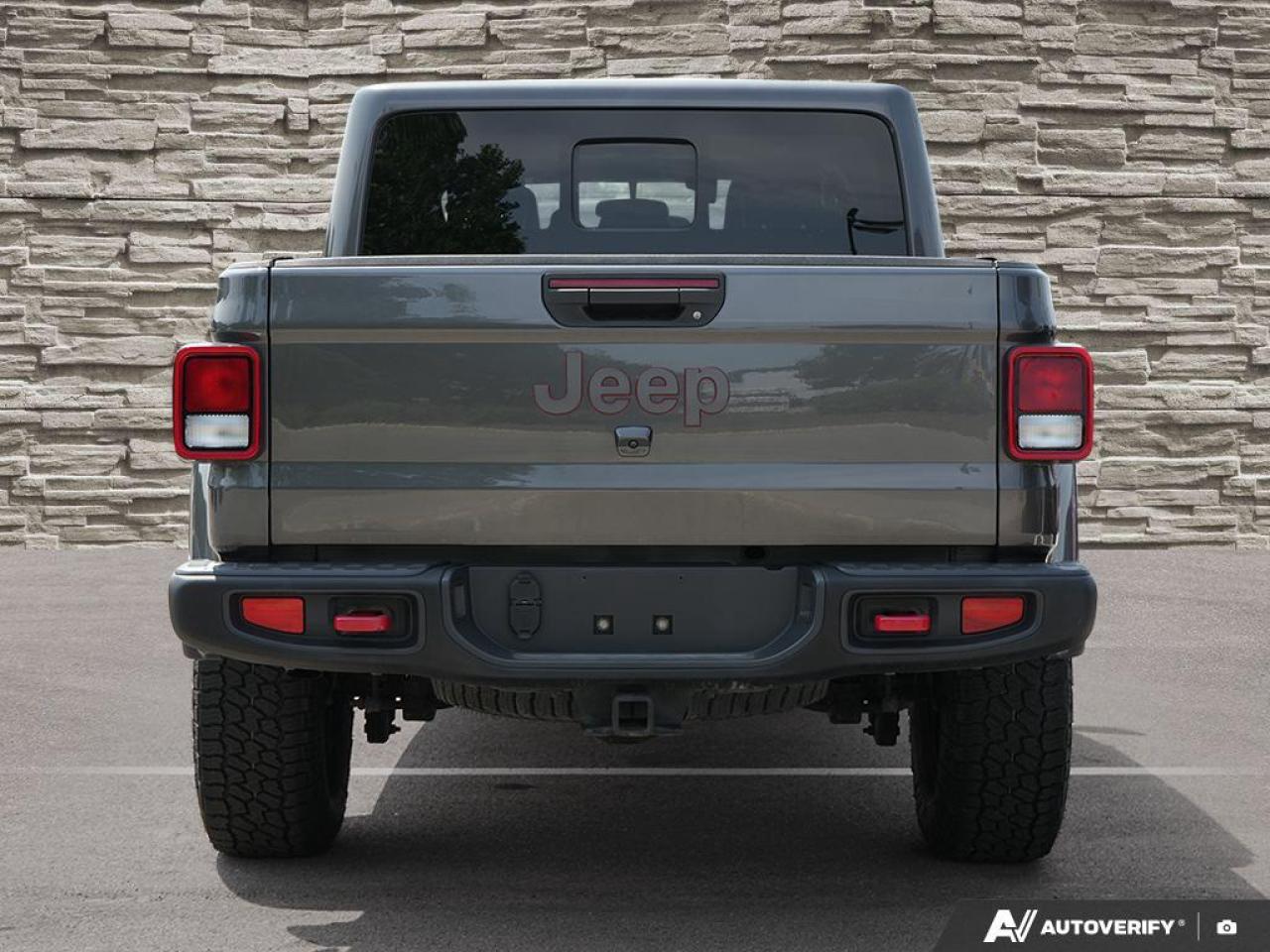 2021 Jeep Gladiator One Owner   No Accidents   Clean Photo