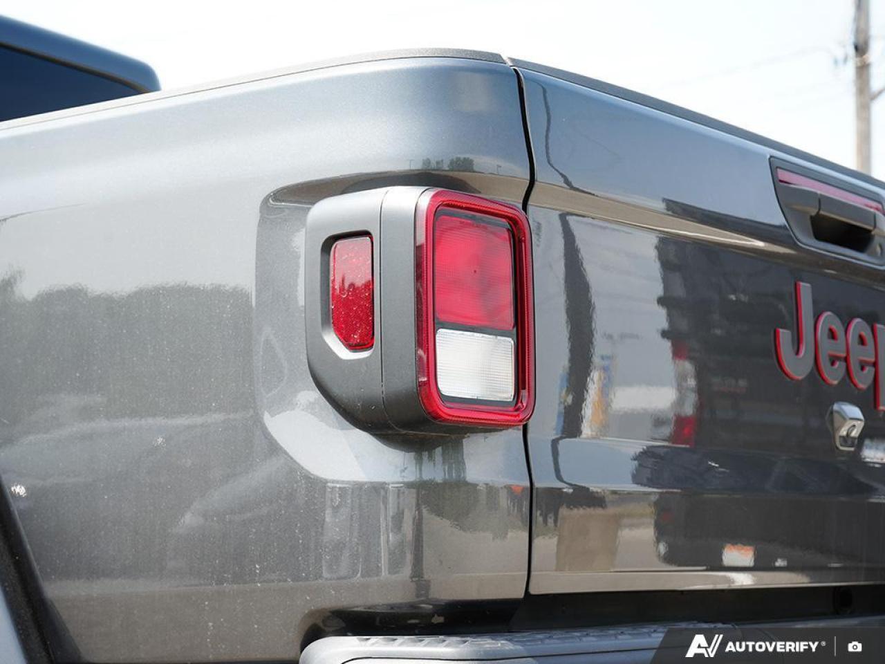 2021 Jeep Gladiator One Owner   No Accidents   Clean Photo