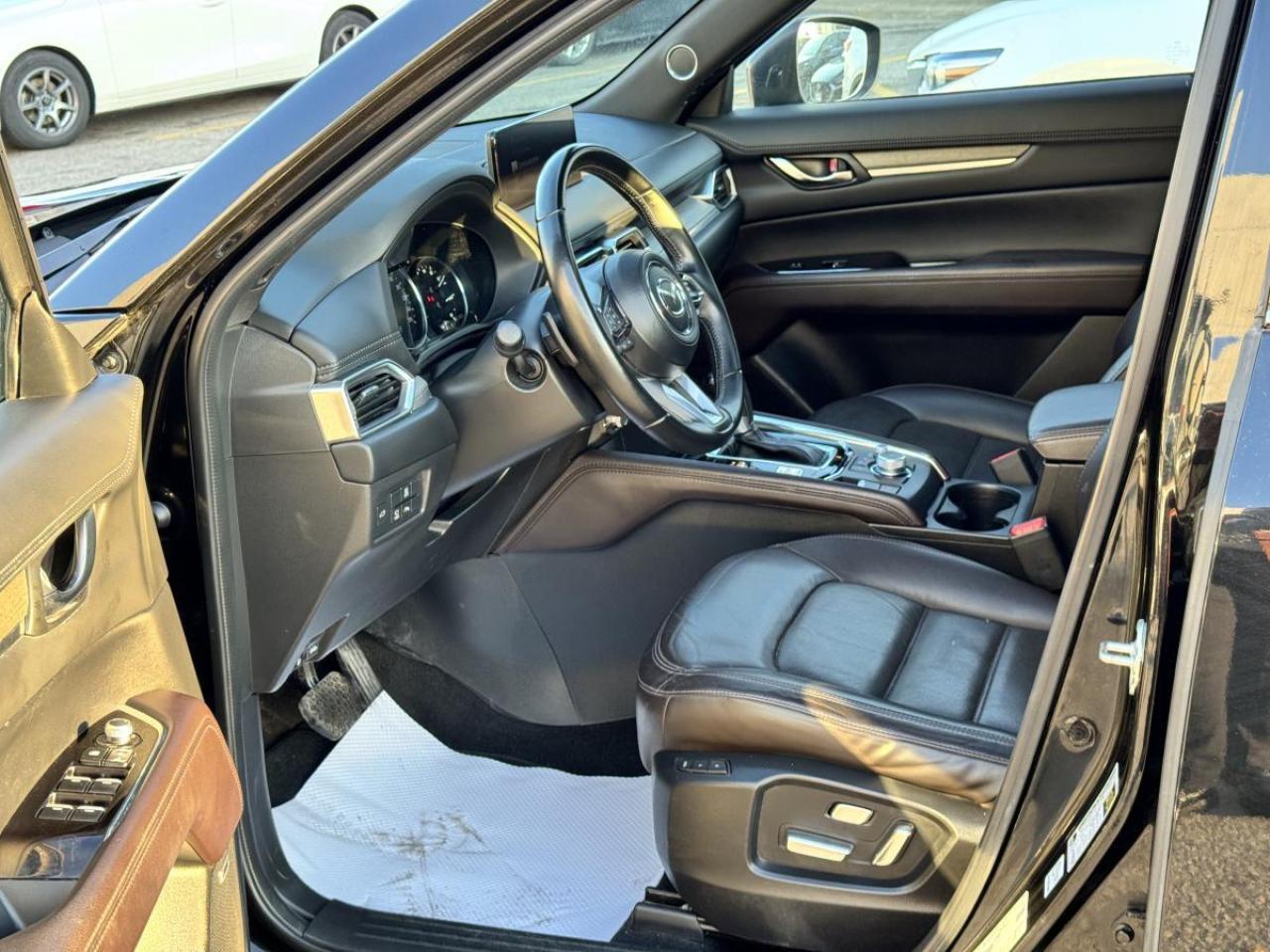 2023 Mazda CX-5 SIGNATURE/ EXTENDED WARRANTY/ 3.95% RATE/ MUST SEE Photo