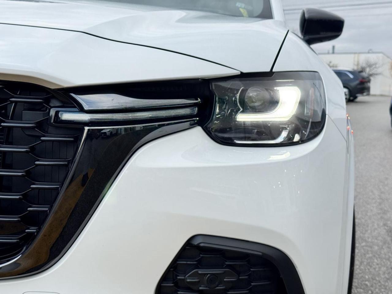 2025 Mazda CX-70 MHEV SIGNATURE/ CORPORATE USED DEMO/ GREAT SAVINGS Photo