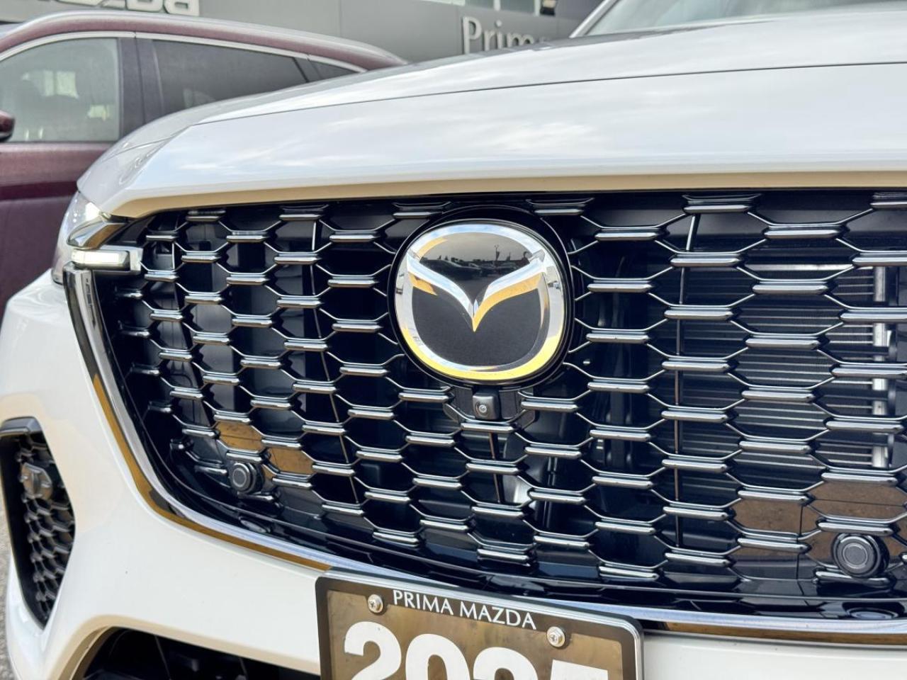 2025 Mazda CX-70 MHEV SIGNATURE/ CORPORATE USED DEMO/ GREAT SAVINGS Photo