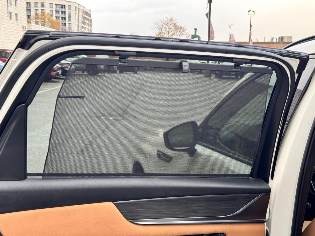 2025 Mazda CX-70 MHEV SIGNATURE/ CORPORATE USED DEMO/ GREAT SAVINGS Photo