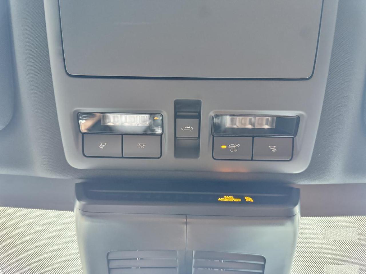 2025 Mazda CX-70 MHEV SIGNATURE/ CORPORATE USED DEMO/ GREAT SAVINGS Photo