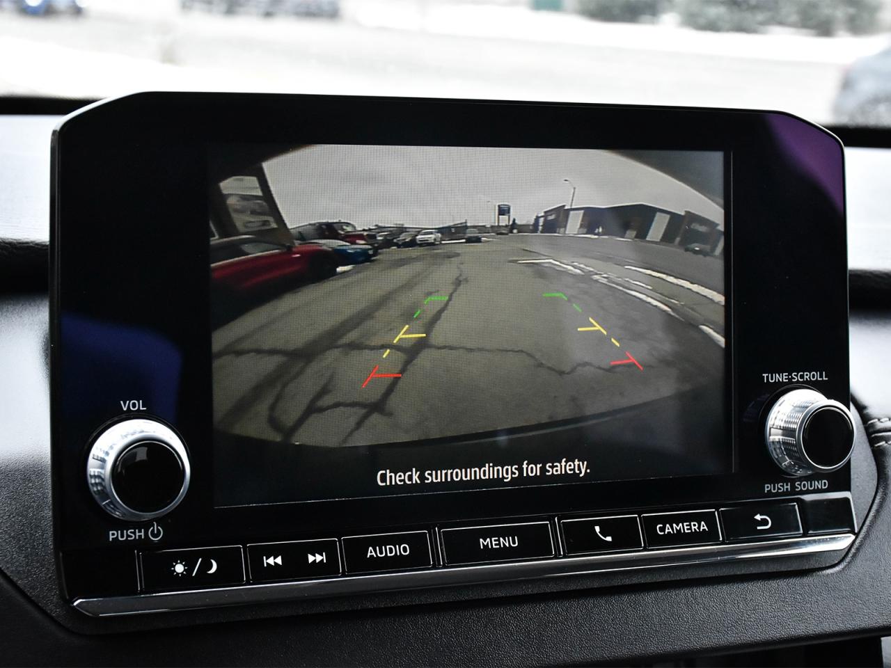 2024 Mitsubishi Outlander Awd , heated front seats ,alloy rim ,rear camera . Photo