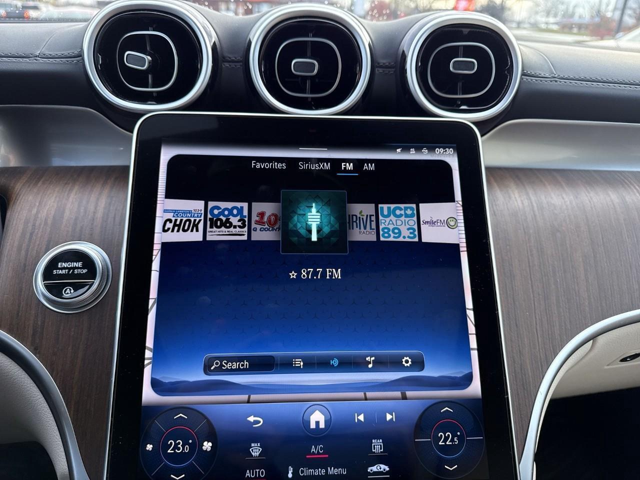 2024 Mercedes-Benz GLC300  Photo