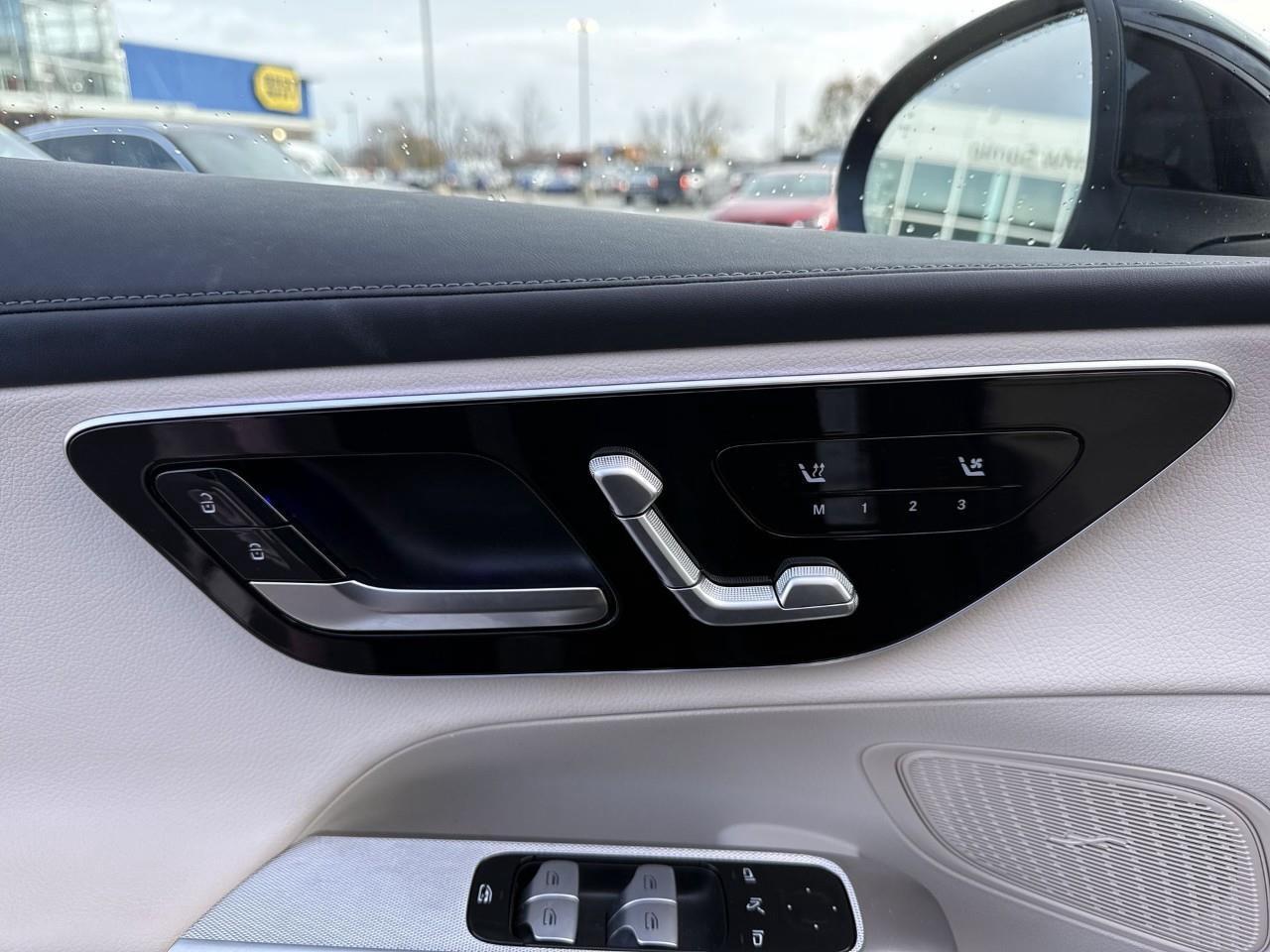 2024 Mercedes-Benz GLC300  Photo