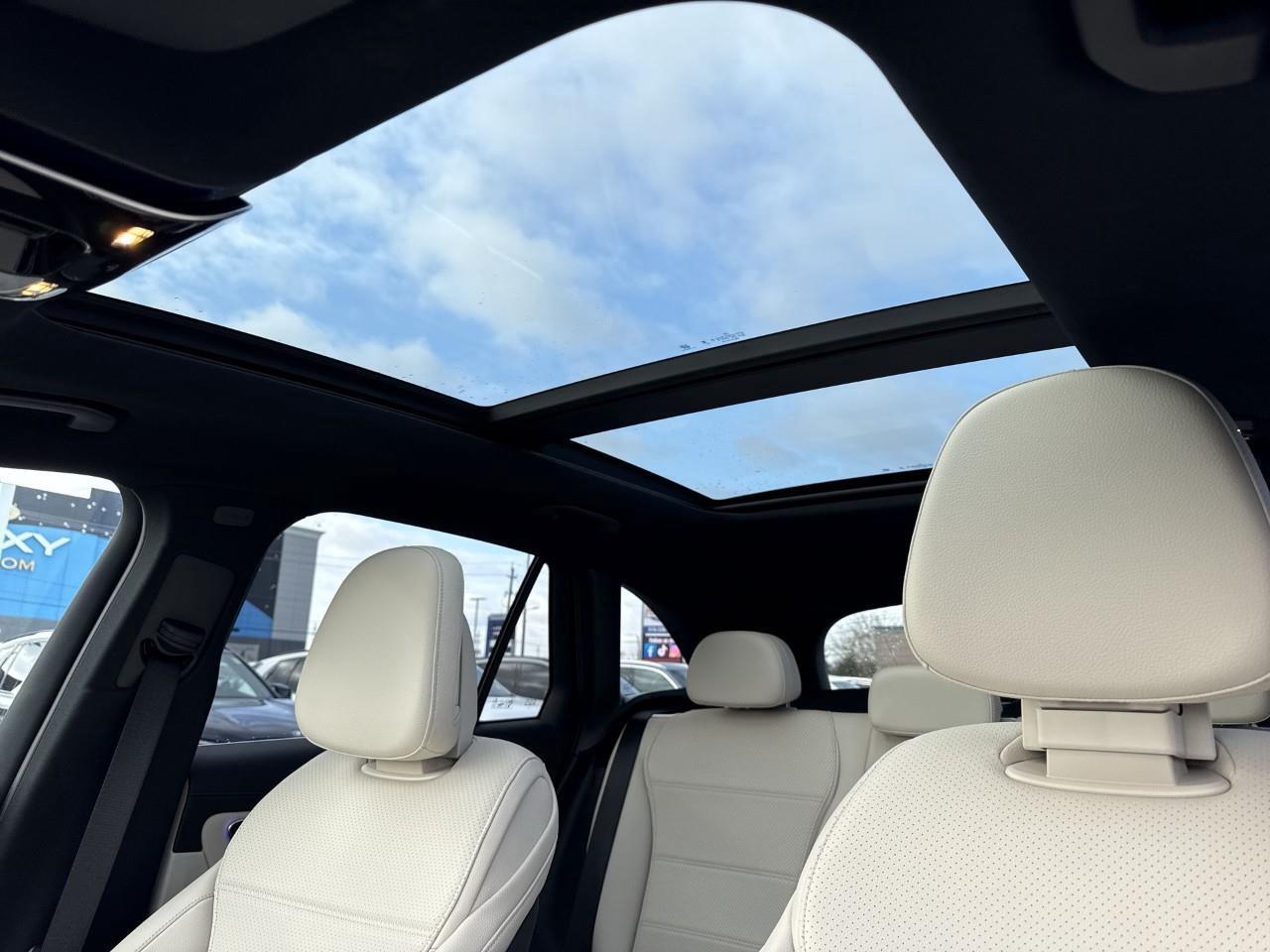 2024 Mercedes-Benz GLC300  Photo