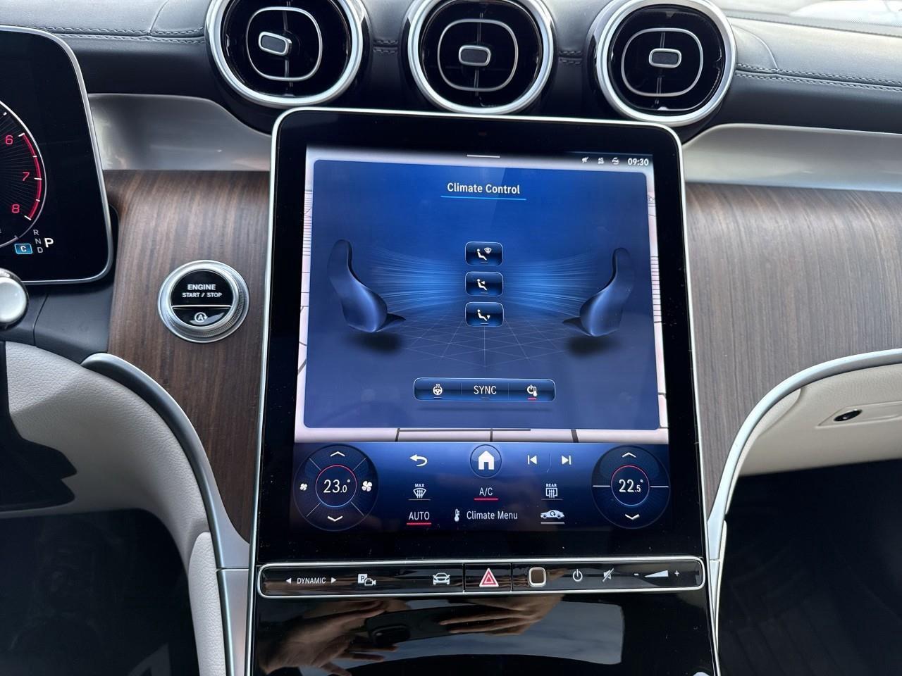 2024 Mercedes-Benz GLC300  Photo