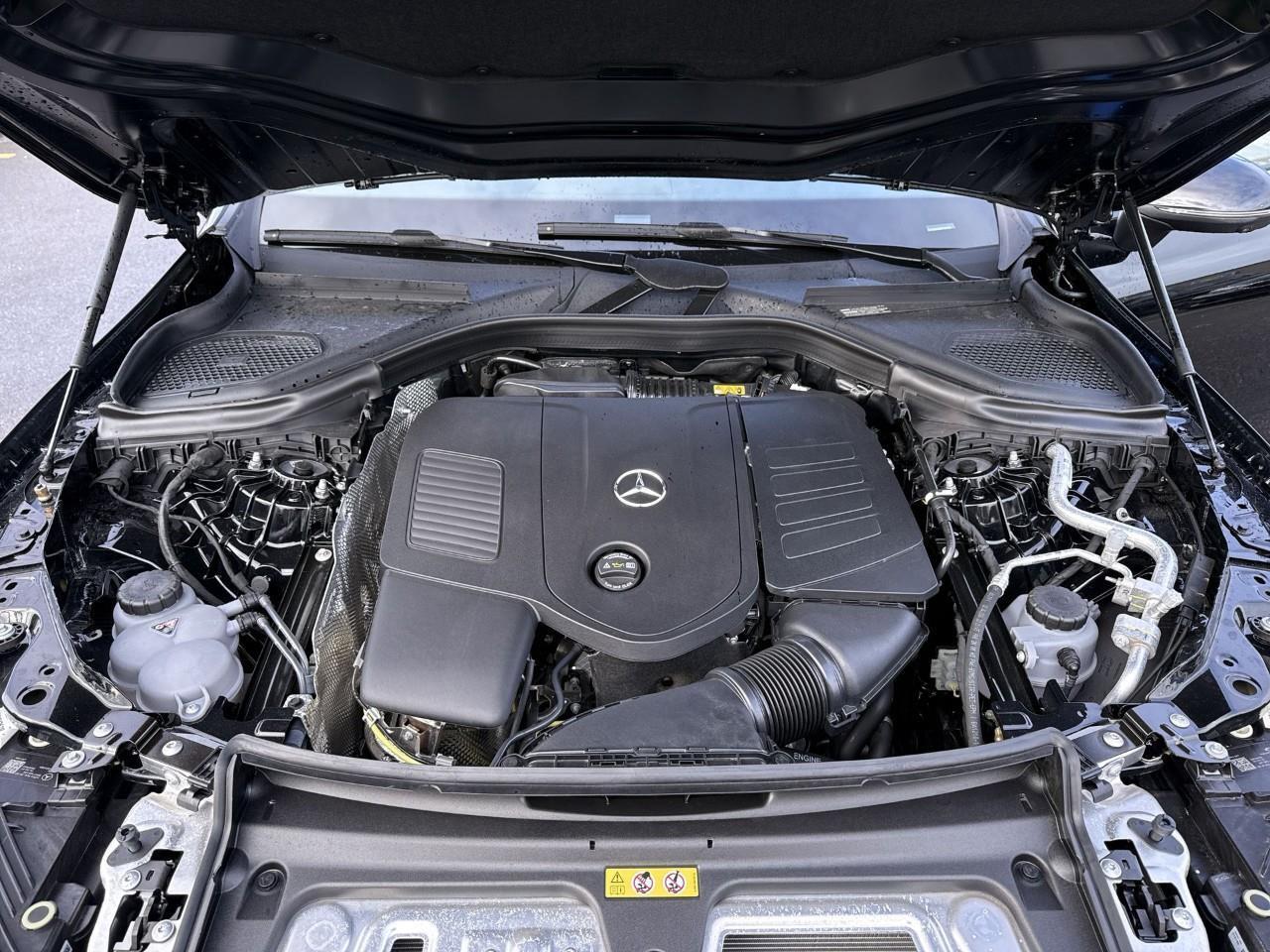 2024 Mercedes-Benz GLC300  Photo