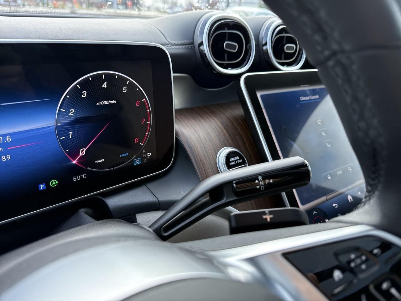 2024 Mercedes-Benz GLC300  Photo