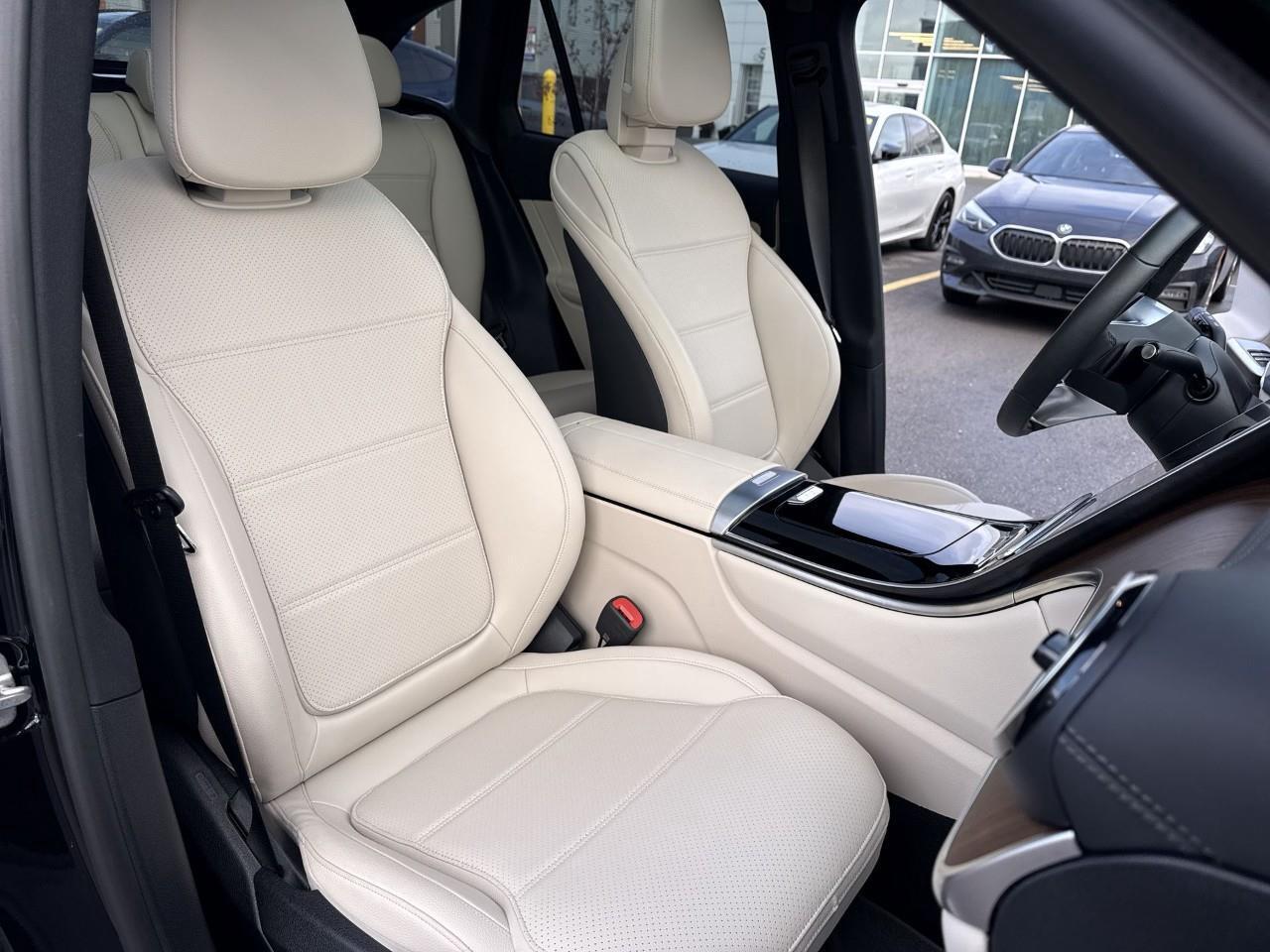 2024 Mercedes-Benz GLC300  Photo